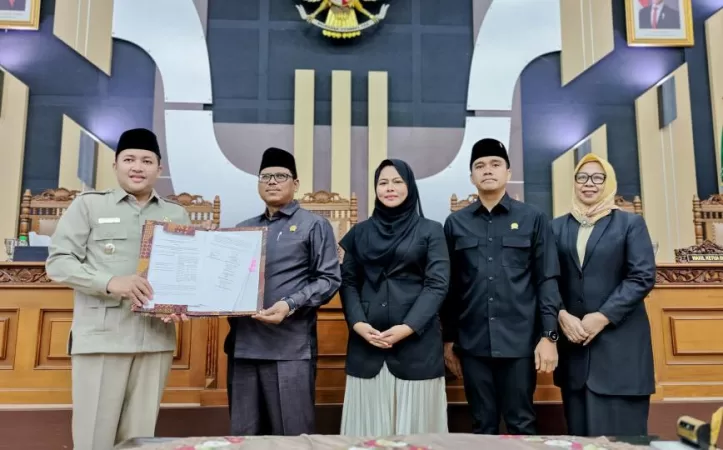 DPRD Pasuruan Sahkan Dua Perda Strategis: RPJMD 2025–2029 dan Pertanggungjawaban APBD 2024