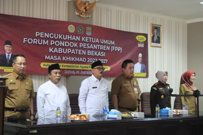KH. Suryadi Zaini Resmi Dikukuhkan sebagai Ketua Umum Forum Pondok Pesantren Kabupaten Bekasi