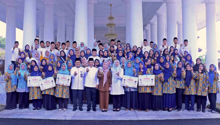 Bupati Serang Berikan Reward kepada 7.690 Kader Posyandu