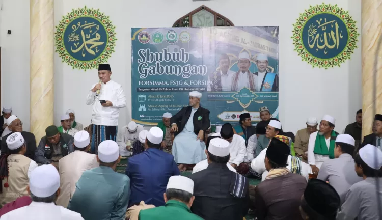 Wakil Wali Kota Bekasi Hadiri Sholat Subuh Gabungan dan Tasyakur Milad KH Rahmadin Afif
