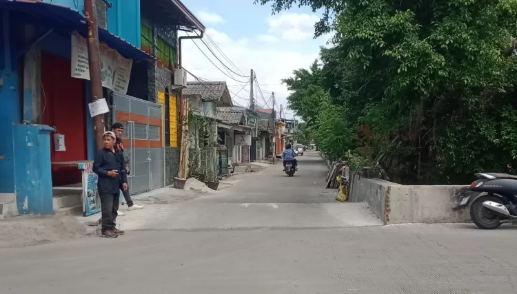 BreakingNews: Speed Bumb di Pondok Ungu Permai Ini Dikeluhkan Warga Karena Terlalu Tinggi