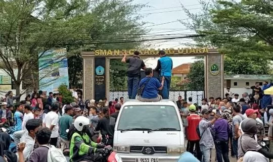 Dekat Sekolah Tapi Tak Lolos Zonasi, Warga Ancam Gembok SMAN 3 Cikarang Utara