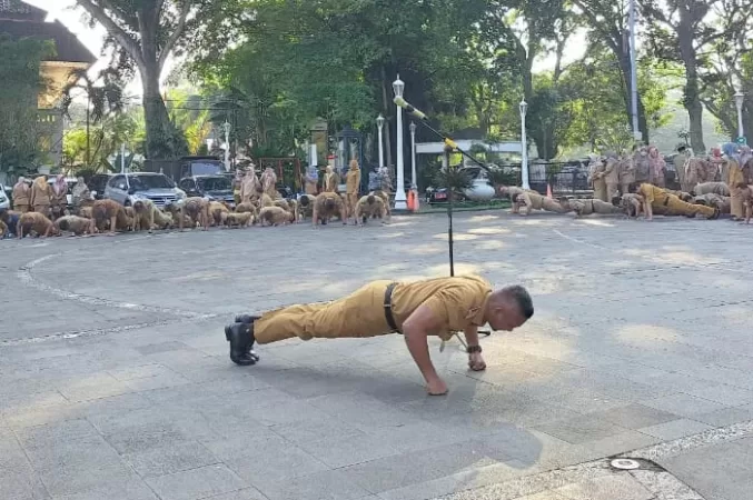 Soroti Kemacetan dan PKL Semrawut, Wakil Wali Kota Bogor Tegur ASN Saat Apel
