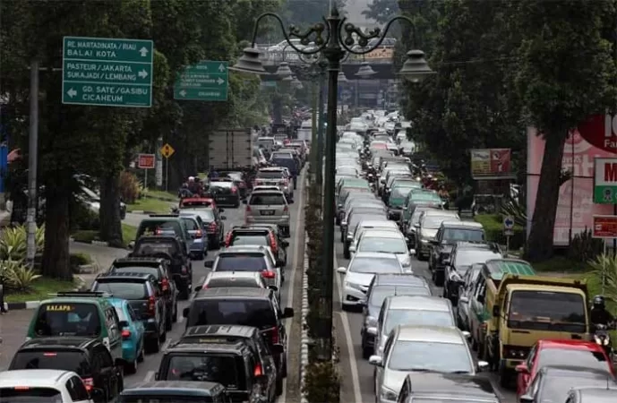 Bandung Masuk 12 Besar Kota Termacet Dunia, Wali Kota Farhan Soroti Jumlah Kendaraan Pribadi
