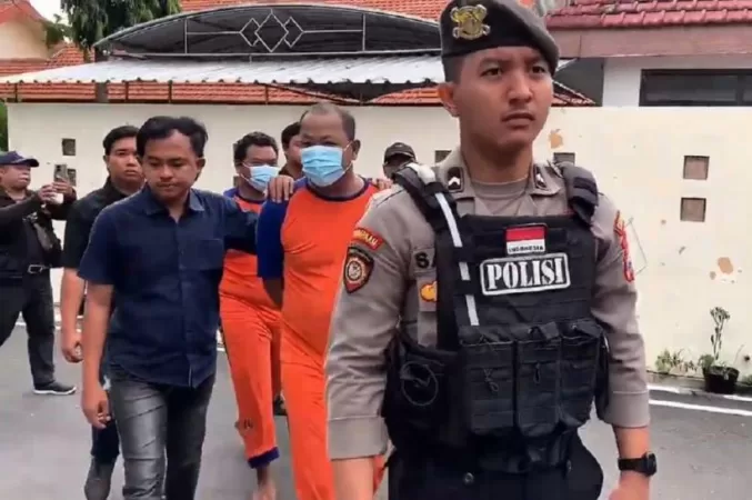 Ngaku Polisi, Tiga Pria Rampok Pedagang Sabit di Jombang dengan Pistol Mainan