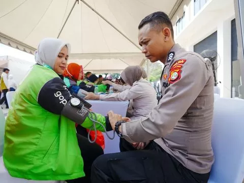 Kapolri saat cek pelayanan kesehatan gratis