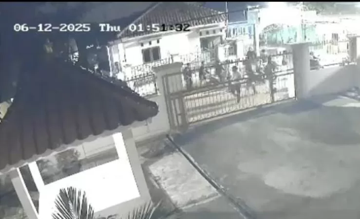 (Rekaman CCTV) Polisi Selidiki Kematian Anggota Karang Taruna Usai Meleraikan Bentrokan di Cikarang Timur
