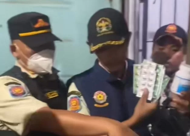 Satpol PP Bekasi Gerebek Tiga Toko Obat Ilegal, Ratusan Butir Eksimer dan Tramadol Disita