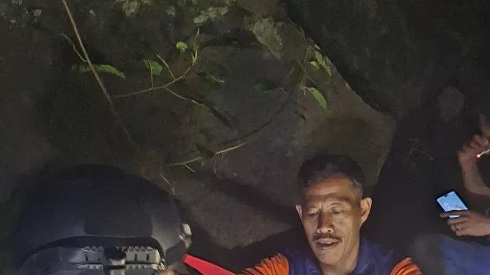 Terjebak 7 Jam di Gua Naga Mas, Warga Karawang Dievakuasi dalam Kondisi Lemas