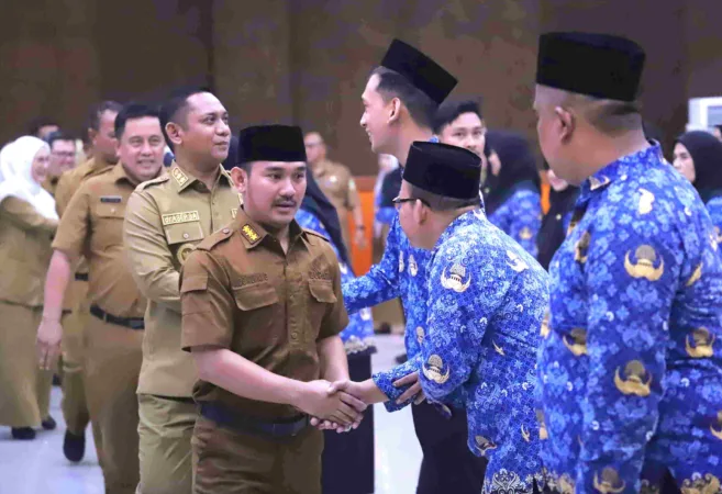 Pemkab Bekasi Lantik 56 Pejabat Fungsional, Bupati: Berikan Layanan Terbaik untuk Masyarakat