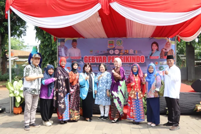 Disdamkar Bekasi Edukasi Warga Tangani Kebakaran Kompor Gas Lewat Program BOTRAM 1 Gebyar Persikindo Meriahkan Hari Jadi ke-75 Bekasi, UMKM Bangkit Lewat Pasar Murah & Pameran Produk Lokal