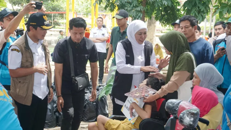 Tinggalkan Dampak Positif, KKN STITNU Al Hikmah Mojokerto di Desa Kurung Resmi Ditutup 1 Hari Anak Nasional, Gubernur Jatim Bagikan Bantuan Sosial di Kota Pasuruan