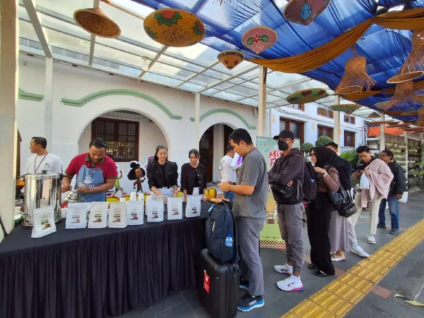 Rahmadanil Tesardo Wakili Cirebon di FORNAS VIII, Targetkan Emas di Senam Aerobik 1 Ngopi Gratis dan Live Musik Meriahkan Stasiun Cirebon, KAI Ajak Penumpang Nikmati Layanan Tambahan