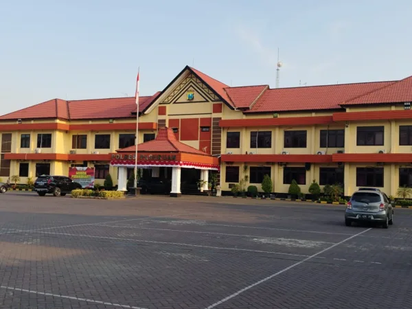 Tergiur Keuntungan dan Sabu Gratis, Dua Pria Asal Prigen Pasuruan Diborgol Polisi 1 Mapolres Pasuruan (BM)
