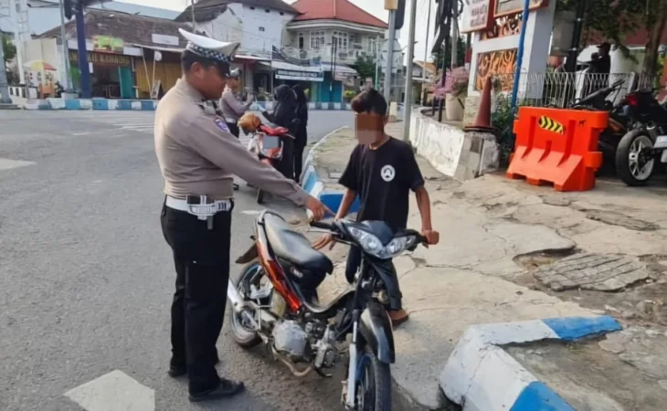 Kasus Tewasnya Pria Asal Madiun di Pasuruan Terungkap, Berikut Motif Pembunuhan 1 Polres Pasuruan Kota Soroti Tiga Jenis Kendaraan dalam Operasi Patuh Semeru 2025