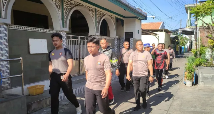 Viral Dugaan Pungli di Samsat Bekasi, Dirlantas Sampaikan Permohonan Maaf 1 Program Sehat Polres Pasuruan Kota: Bakar Lemak Sekaligus Jaga Kamtibmas