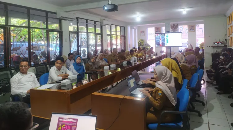 Ngopi Gratis dan Live Musik Meriahkan Stasiun Cirebon, KAI Ajak Penumpang Nikmati Layanan Tambahan 1 Pemkot Cirebon Sosialisasikan Perda Perlindungan Perempuan