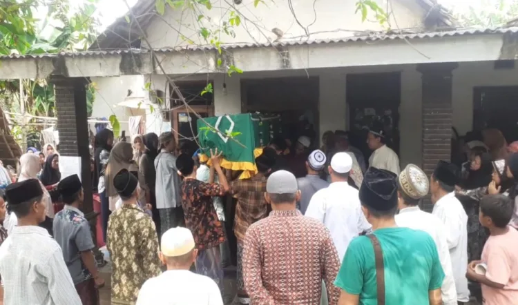 Cekcok dengan Mantan Pacar, Pria Ini Malah Salah Tembak ke Pemulung 1 Korban KMP Tunu Pratama Jaya, Dimakamkan di Kampung Halaman