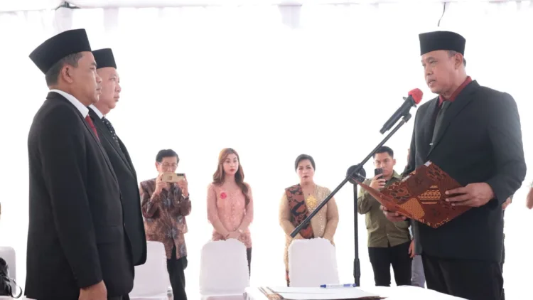 Lantik 2 Dirut BUMD Kota Bekasi, Tri Adhianto Dorong Profesionalisme dan Sinergit untuk Tingkatkan PAD