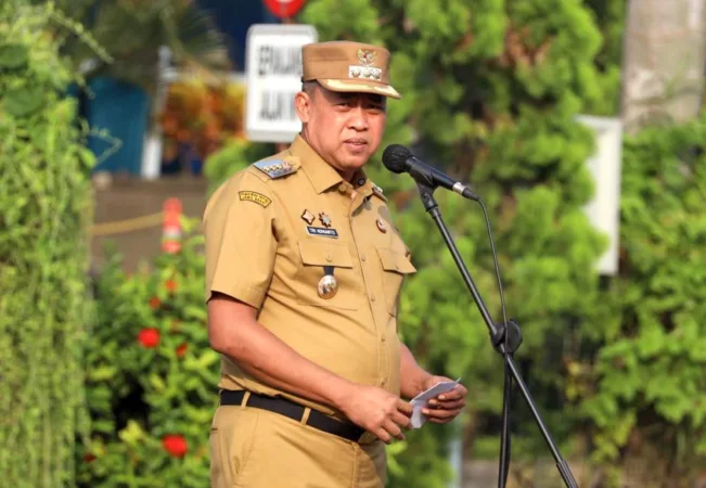 Peringati Harkopnas ke-78, Pemkab Bekasi Dorong Transformasi Digital Koperasi 1 Wali Kota Bekasi Tegas Larang Sekolah untuk Jual Buku Pelajaran