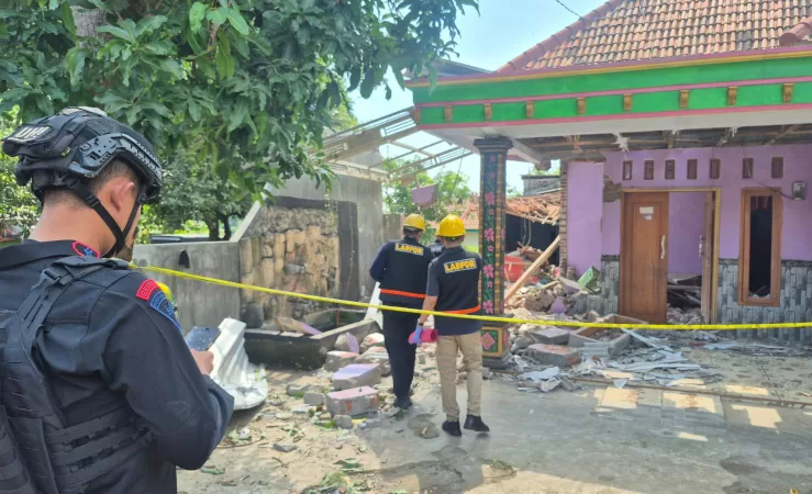 Ledakan Dahsyat Guncang Nguling Pasuruan, Pemilik Rumah Luka Berat
