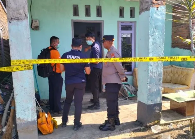 IRT di Malang Tewas Ditusuk, Suami Ditemukan Gantung Diri di Kamar Belakang