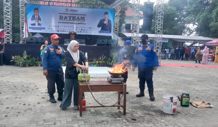 Dekranasda Kabupaten Bekasi Tampilkan Produk Unggulan di Ajang KKJ 2025 1 Disdamkar Bekasi Edukasi Warga Tangani Kebakaran Kompor Gas Lewat Program BOTRAM
