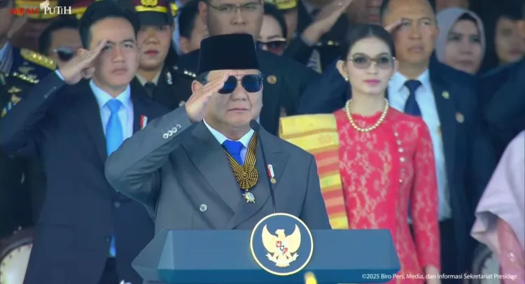 Kontroversi Wasit di Laga Bahrain vs Indonesia, Berikut Profil Lengkap dan Akun Instagramnya 2 HUT Bhayangkara ke-79, Presiden Prabowo Anugerahkan Dua Tanda Kehormatan kepada Polri
