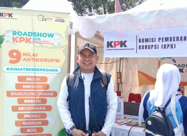 Stand Edukasi KPK di Botram Bojongmangu Dipadati Pengunjung, Pelajar Antusias Belajar Antikorupsi