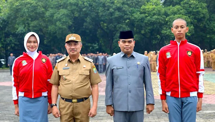 Wakil Wali Kota Bekasi Lepas Anggota Paskibraka dan Serahkan Penghargaan Atlet Berprestasi