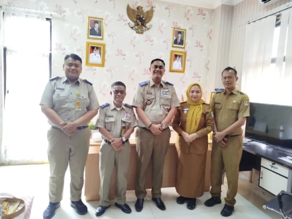 Belanja Pegawai Pemkot Bekasi Sentuh 50 Persen APBD 2026, Wali Kota: Kami Tak Akan Lakukan PHK 1 Sinergi BPN Kota Bekasi dan Lurah Aren Jaya Wujudkan PTSL Tanpa Hambatan