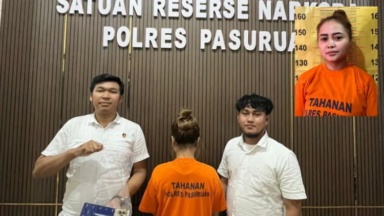 4 Sapi di Jember Digondol Maling, 1 Ekor Ditemukan Warga di Kubangan Lumpur 1 Polisi saat menunjukkan fasilitator peredaran sabu di Polres Pasuruan (narkoba)
