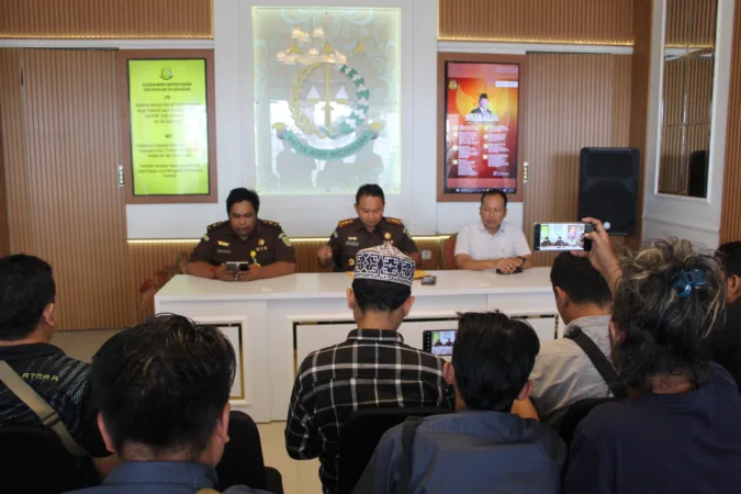 Kaki Penjambret di Pasuruan Dihadiahi Timah Panas, Nekat Kabur saat Cari Barang Bukti 1 Kejari Pasuruan Menangkan Sengketa Tanah Lapangan Desa Warungdowo Lawan Bos Bengkel