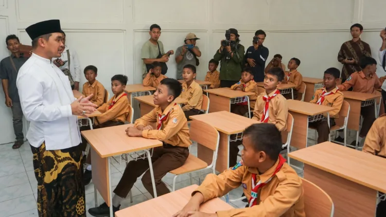 Skandal Plaza Bangil Memanas, JARAKK Desak Kejari Pasuruan Kasus Dibuka Kembali 1 Wali Kota Pasuruan Adi Wibowo berikan semangat untuk siswa SR (kominfo)