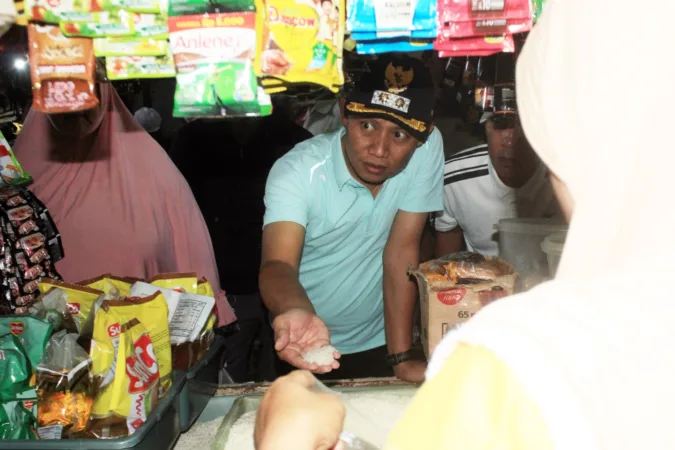 Adi Wibowo Resmikan MPLS Sekolah Rakyat, Wujudkan Harapan Baru Pemutus Kemiskinan 1 Wawali saat sidak pasar besar Kota Pasuruan (BM)