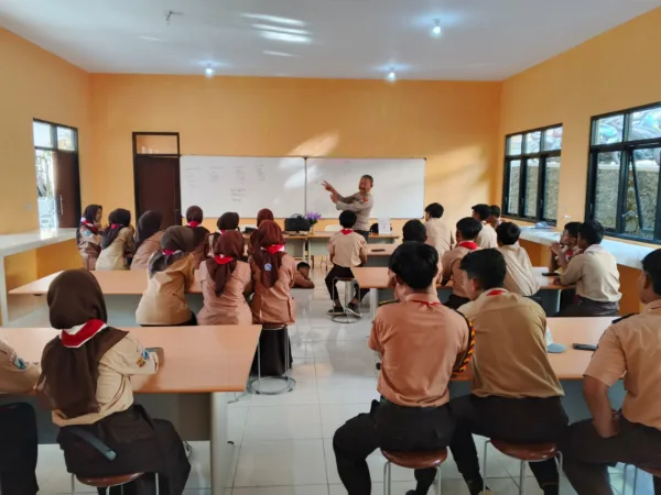 Saka Bhayangkara Lumbang: Mengukir Karakter dan Semangat Bela Negara Sejak Dini