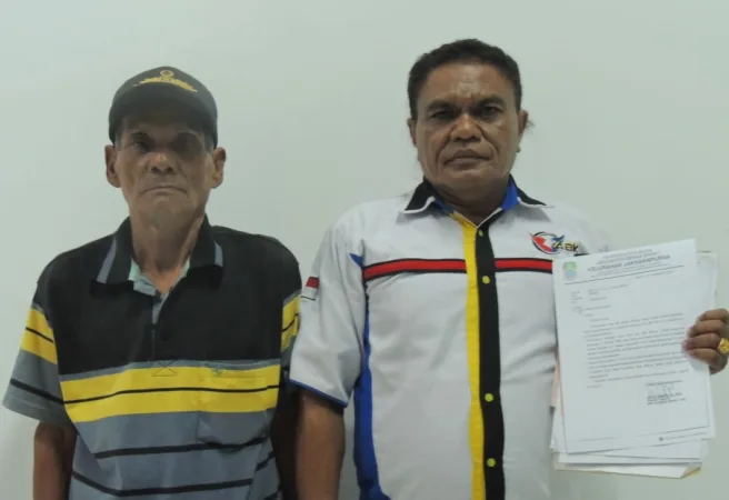 Warga Tangkap Pelaku Curanmor, Oknum Polisi Diduga Sarankan Lepas Pelaku 1 Irod Ismed didampingi kuasa hukum menunjukkan surat panggilan polisi (bung suryo)