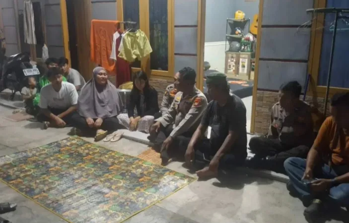 Wali Kota Bekasi Resmikan Taman Sawitri Eco Park di Jatiasih 1 Kapolsek Cikarang Utara silaturrahmi dengan keluarga korban pencurian (polsek)