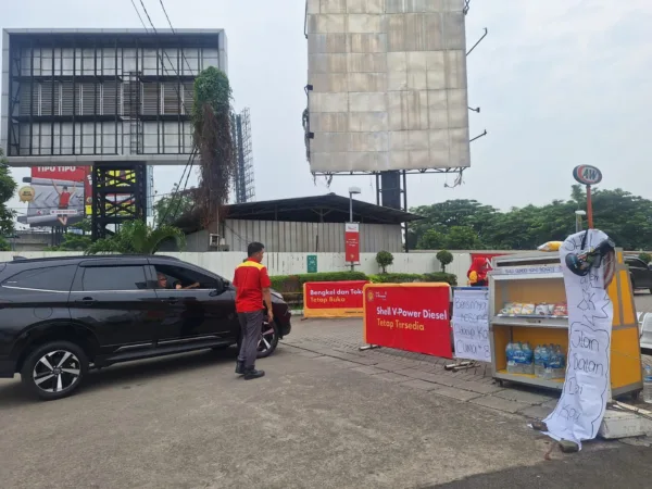 BBM Kosong, Pegawai SPBU Shell Bekasi Ramai-Ramai Jualan Kopi dan Snack