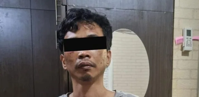 Diduga Usai Cekcok dengan Pacar, Wanita di Bekasi Ini Nekat Gantung Diri 1 Ngaku Jadi Staf Anggota DPR, Pria Ini Tipu Warga Rp 750 Juta dengan Janji Jadi Polisi dan ASN