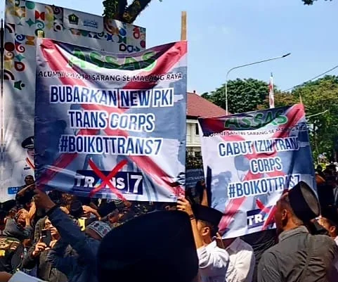 Ratusan Santri Geruduk Balai Kota Malang, Tuntut Trans7 Cabut Program Xpose Uncensored