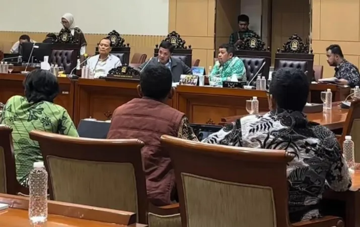 Menteri ATR/BPN Ajak Santri Terus Berkontribusi bagi Bangsa di Peringatan Hari Santri Nasional 2025 di Bekasi 1 Komisi III DPR RI Desak Pengembang Perumahan Akomodir Warga Bekasi Terkait Musala