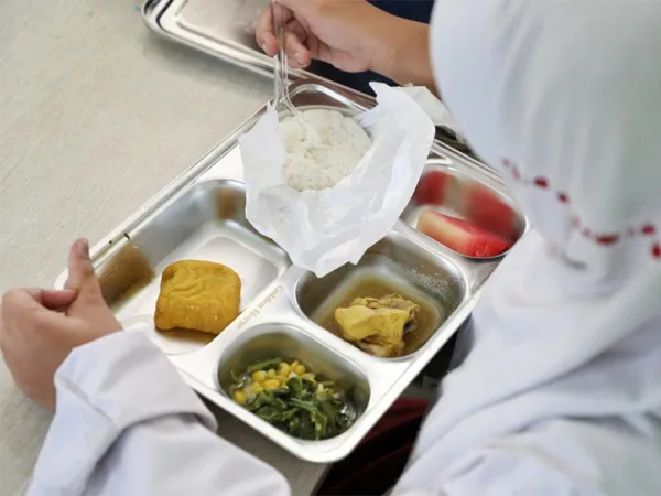 Sekolah Rakyat di Bekasi Siap Dimulai Tahun ini, Berikut Lokasinya 1 Dikabarkan Ada Ulat di Menu MBG, Dinkes Bekasi Lakukan Evaluasi