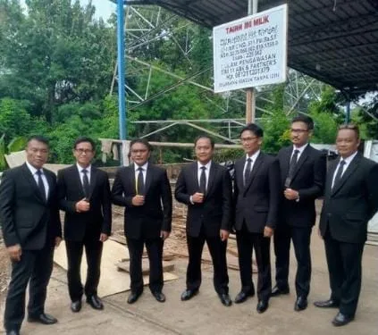 Polres Metro Bekasi Kota Musnahkan Ratusan Senjata Tajam Hasil Sitaan Tawuran dan Begal 1 Proyek pemasangan saluran air bersih milik PAM Jaya yang berlokasi di Jalan Raya Inspeksi Kalimalang, Jaka Sampurna, Bekasi Barat, Kota Bekasi, hingga kini masih terbengkalai. Pekerjaan yang telah berjalan sekitar tujuh bulan tersebut belum menunjukkan tanda-tanda penyelesaian