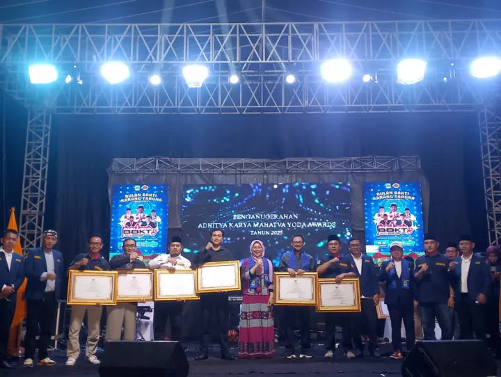 Ketua Aing Kembali Raih Penghargaan Atas Pengabdian untuk Pemuda Bekasi