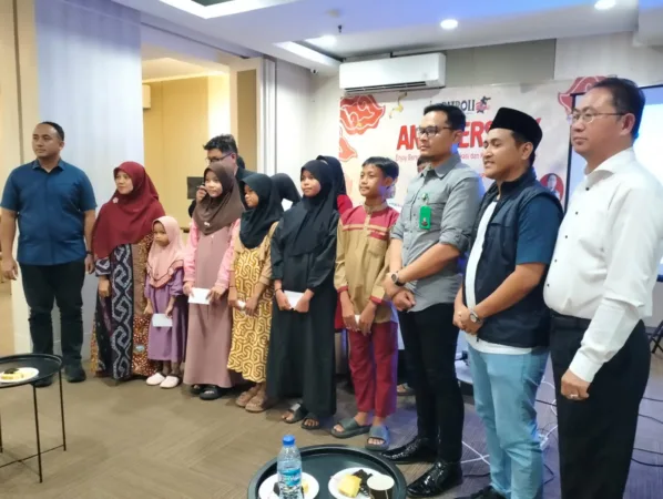 Telan Kerugian Hingga Miliaran Rupiah, AHY Ungkap Kasus Mafia Tanah di Bekasi 2 Dalam rangka memperingati Hari Ulang Tahun (HUT) ke-7, Media Patroli Bins menggelar kegiatan sosial berupa santunan anak yatim dan pemeriksaan kesehatan gratis.