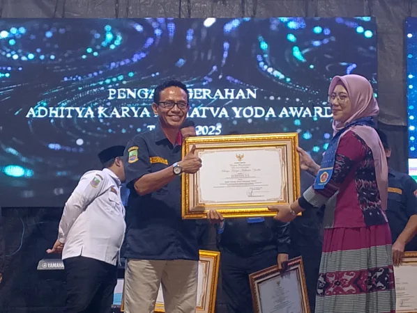 Sinergi PWI Bekasi Raya, LAKI, dan DPRD Bekasi Dukung Asta Cita Prabowo dan Penguatan Antikorupsi Daerah 1 Asisten Bidang Administrasi Umum Sekretariat Daerah Kabupaten Bekasi, dr. Iis Indrawati, mewakili Bupati Bekasi, meresmikan puncak Bulan Bakti Karang Taruna (BBKT) 2025 di Desa Sukarapih, Kecamatan Tambelang, Sabtu (25/10/2025).