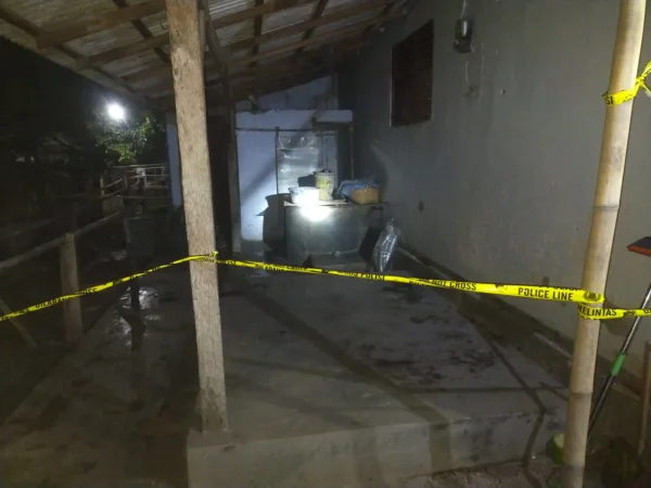 Toko Arak di Jatimakmur Bekasi Tak Gentar Razia, Siapa di Baliknya ? 1 Nenek di Pasuruan Ditemukan Meninggal Dunia di Dalam Sumur, Polisi Selidiki Dugaan Pembunuhan