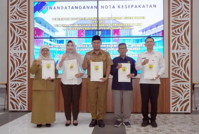 Transfer Keuangan Daerah Dipangkas 24 Persen, Bupati Sragen Pastikan Pelayanan Publik Tetap Jadi Prioritas 1 Pemkab Sragen dan Kejari Sragen Teken Nota Kesepakatan Penguatan Hukum dan Program Restorative Justice Plus