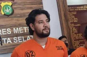 Polda Jatim Amankan Dua Terduga Pelaku Perusak Makam di Pasuruan 1 Sidak Bongkar Jaringan Narkoba di Rutan Salemba, Artis Ammar Zoni Diduga Otak Peredaran